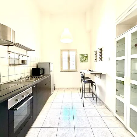 A13apartment * Szirakúza